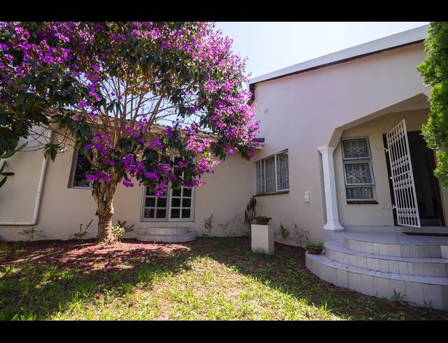 3 BEDROOM HOUSE FOR SALE IN ARENA PARK